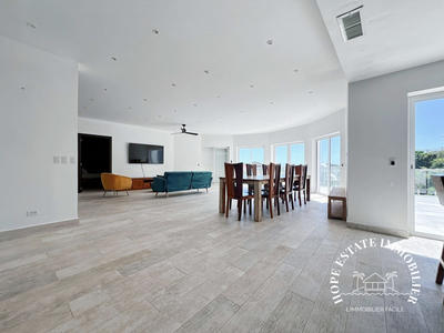 Villa - 1 100 m² - 25 pièces