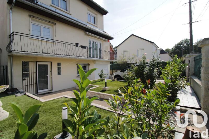 Maison - 198 m² - 8 pièces