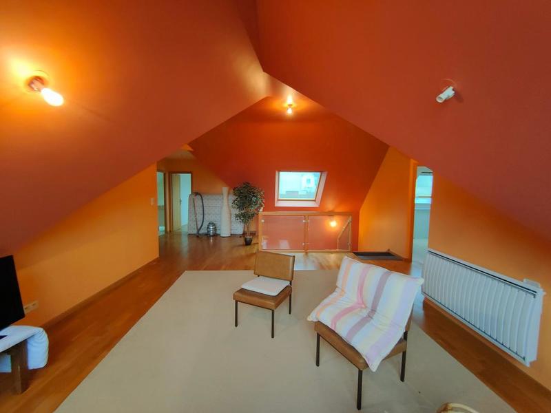 Maison - 210 m² - 6 pièces