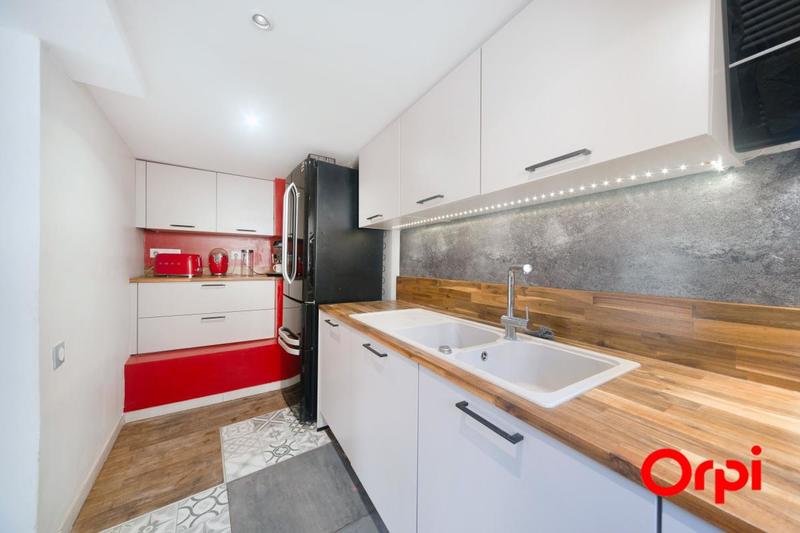 Maison - 215 m² - 6 pièces