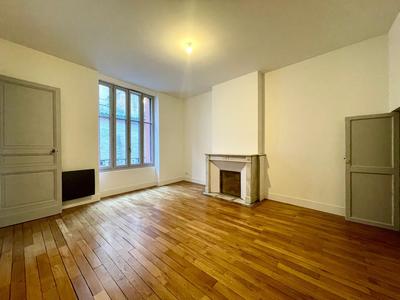 Appartement - 99 m² - 3 pièces