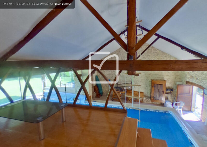 Maison - 254 m² - 7 pièces