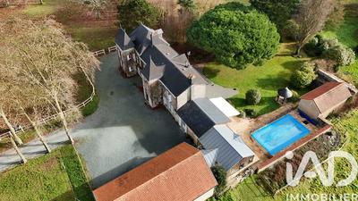 Maison - 380 m² - 11 pièces