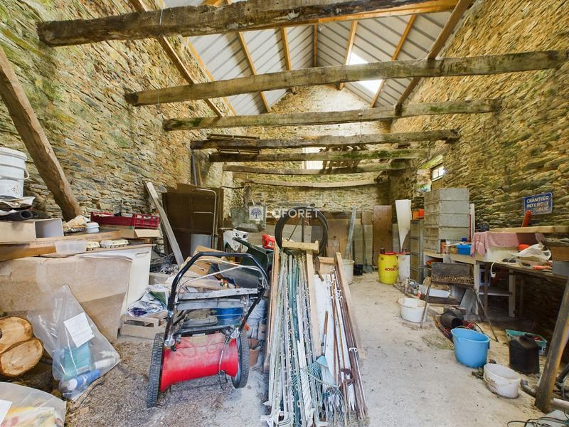 Maison - 225 m² - 10 pièces