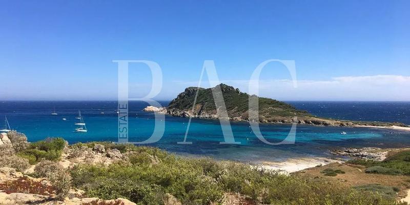 Propriété - 750 m² - 16 pièces