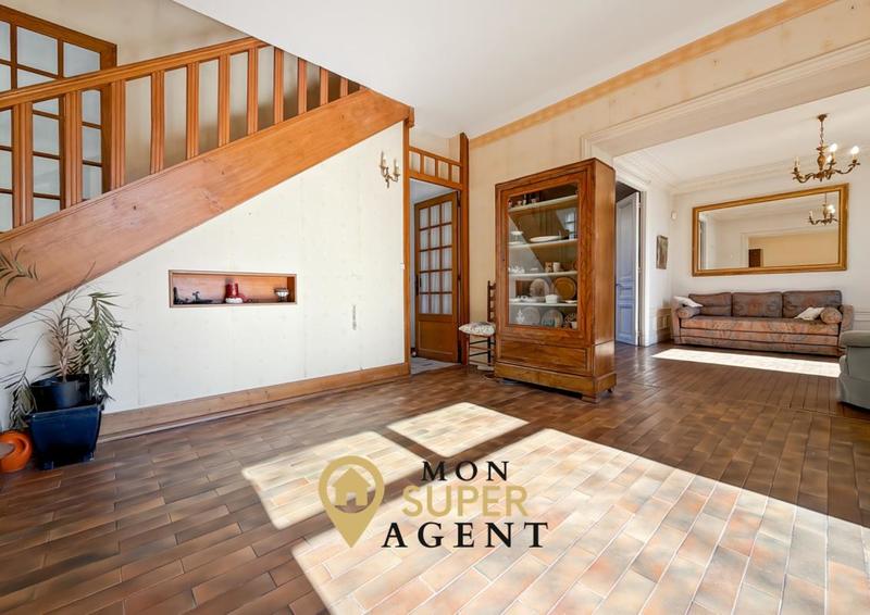 Maison bourgeoise - 234 m² - 7 pièces