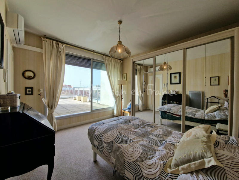 Appartement - 200 m² - 5 pièces