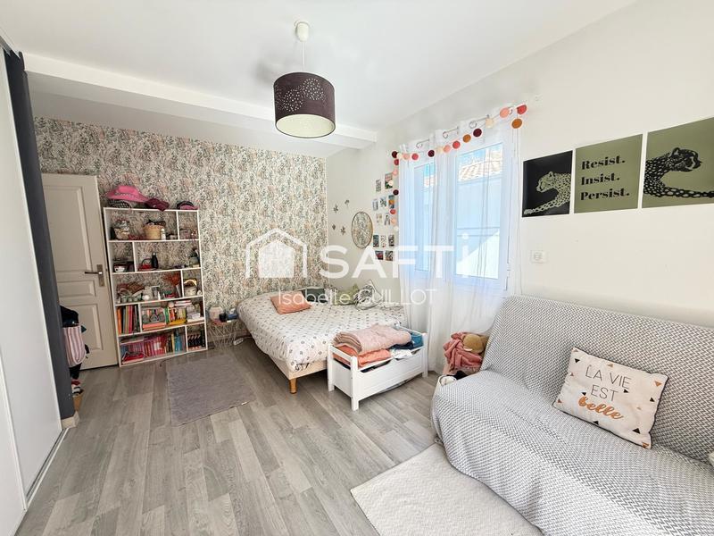 Maison - 240 m² - 7 pièces