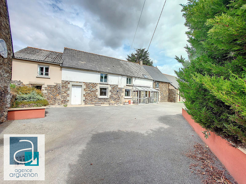 Maison - 219 m² - 7 pièces