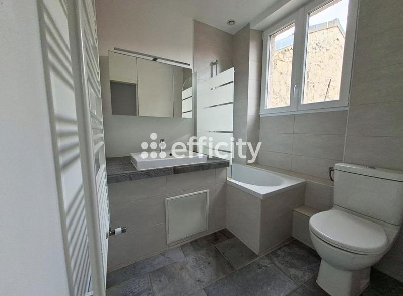 Maison - 208 m² - 8 pièces