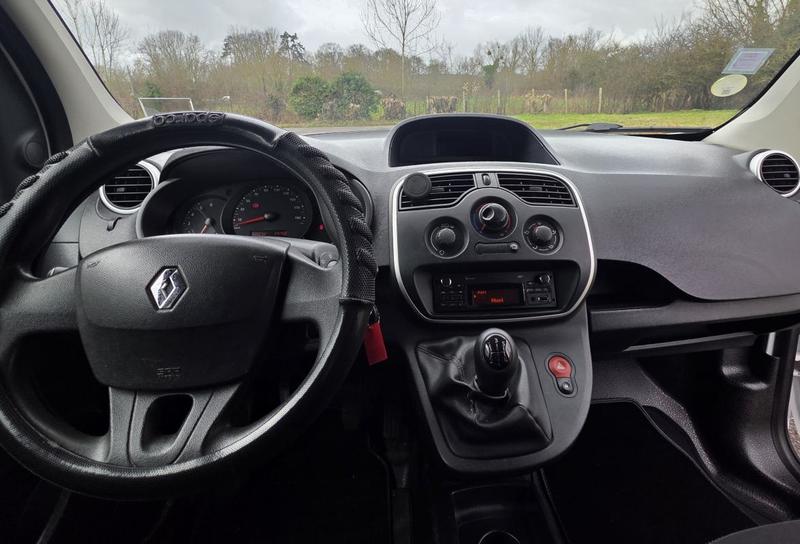 Renault Kangoo 2° Renault K 1.5 Dci 75cv Standard Distribution + pompe eau faite