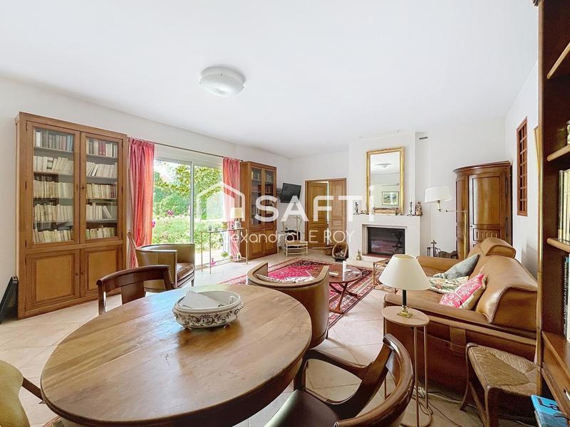 Maison - 209 m² - 6 pièces