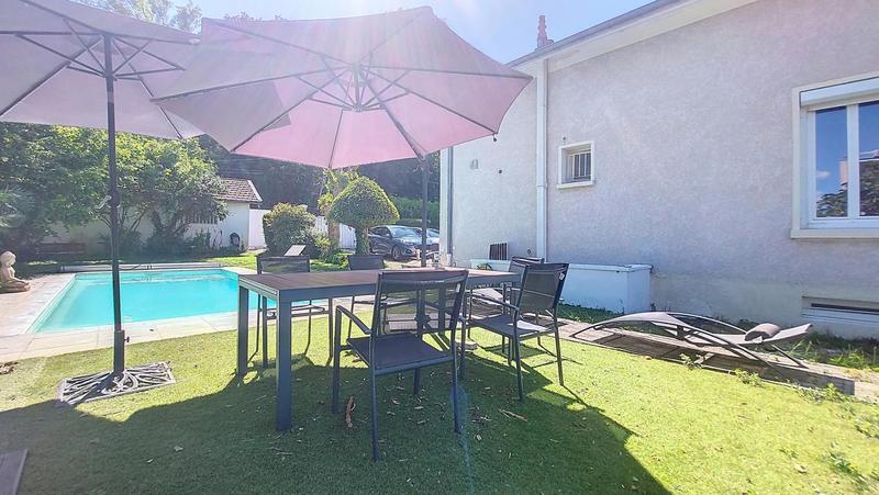 Maison - 160 m² - 5 pièces