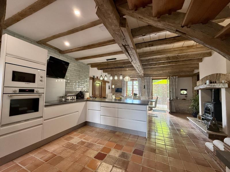 Maison - 215 m² - 8 pièces