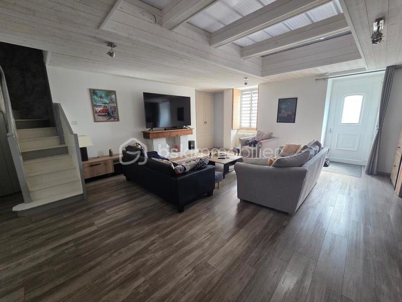 Maison de village - 254 m² - 10 pièces