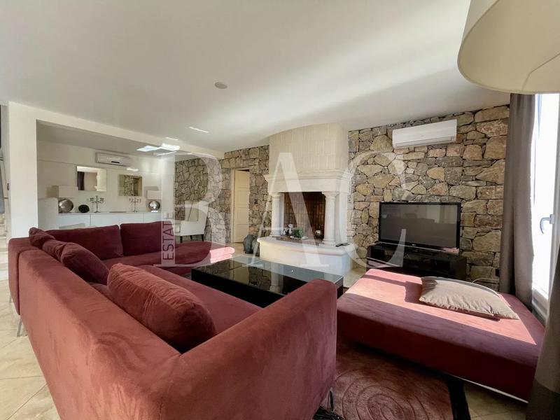 Villa - 415 m² - 10 pièces