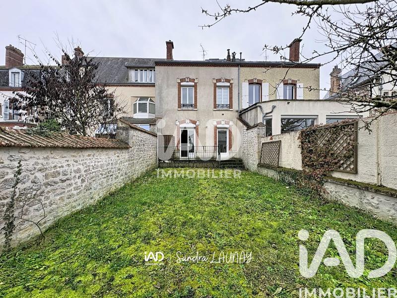 Maison de ville - 207 m² - 9 pièces