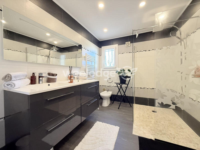 Maison - 168 m² - 7 pièces