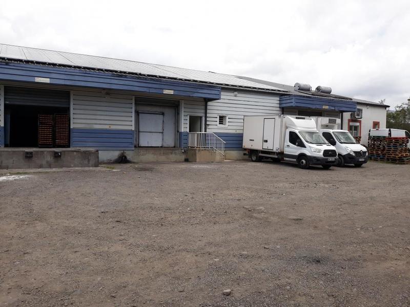 Entrepôt - 1 150 m²