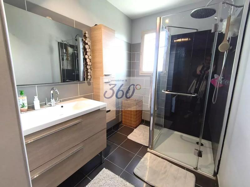 Maison - 95 m² - 5 pièces