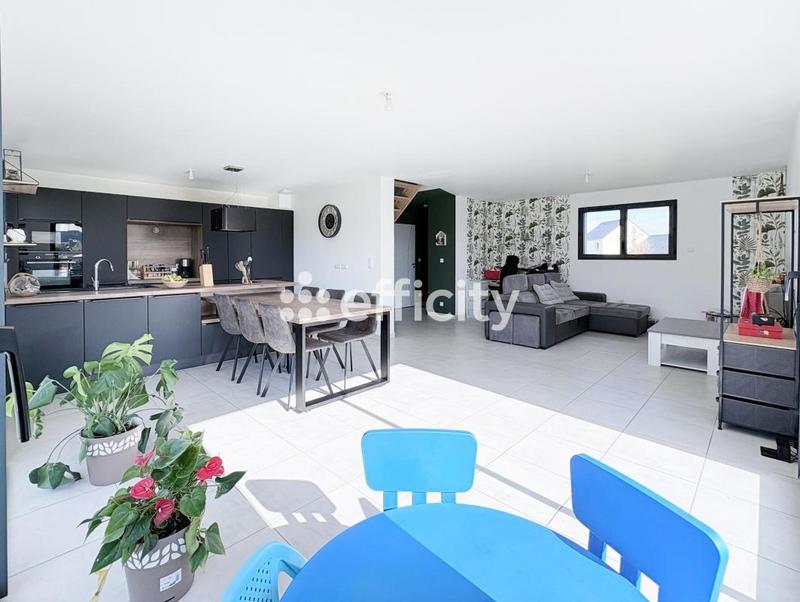 Maison - 120 m² - 6 pièces