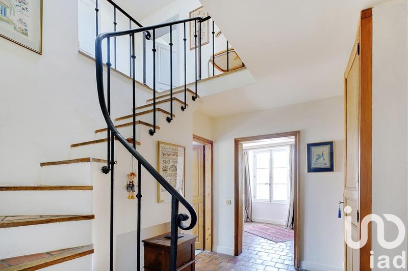 Maison - 230 m² - 8 pièces