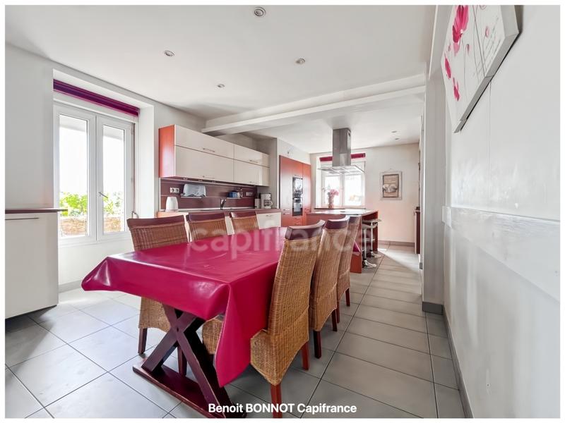 Maison en pierre - 250 m² - 8 pièces