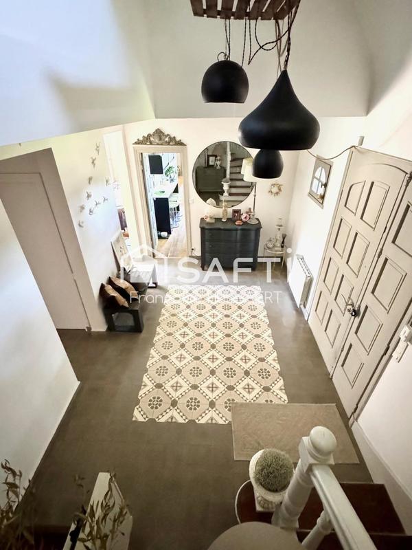 Maison - 185 m² - 7 pièces