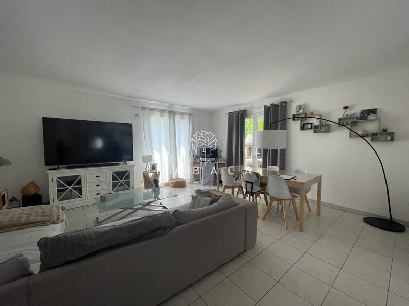 Maison - 92 m² - 4 pièces