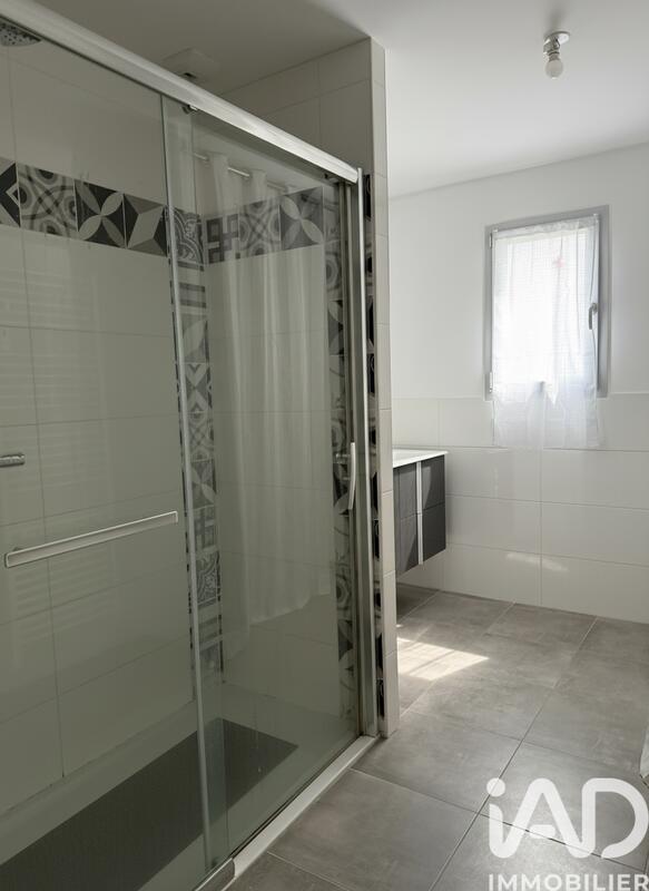 Maison - 96 m² - 3 pièces