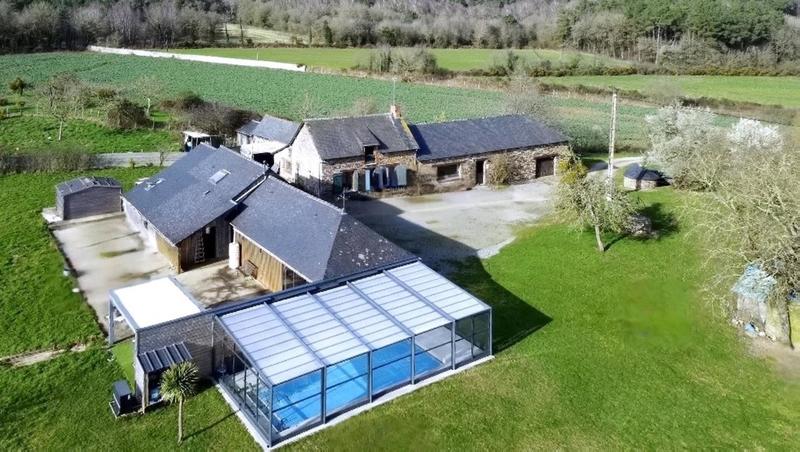 Maison - 324 m² - 11 pièces