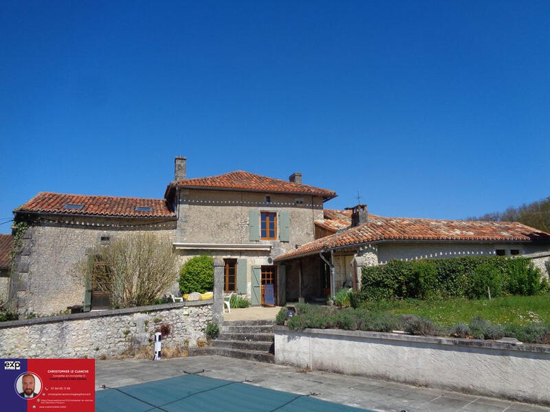 Maison - 198 m² - 6 pièces