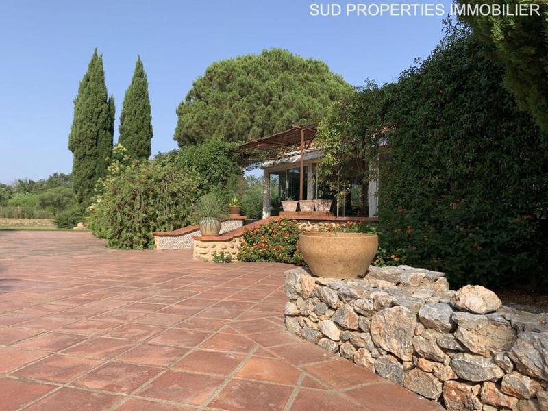 Propriété - 214 m² - 8 pièces