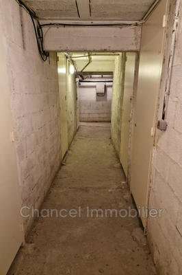 Parking / Garage - 9 m²