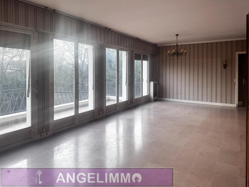 Maison - 222 m² - 5 pièces