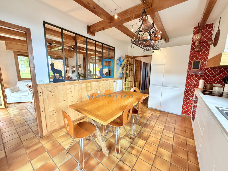 Châlet - 280 m² - 10 pièces