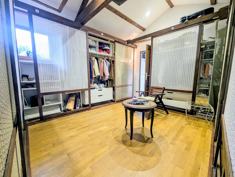 Villa - 289 m² - 7 pièces