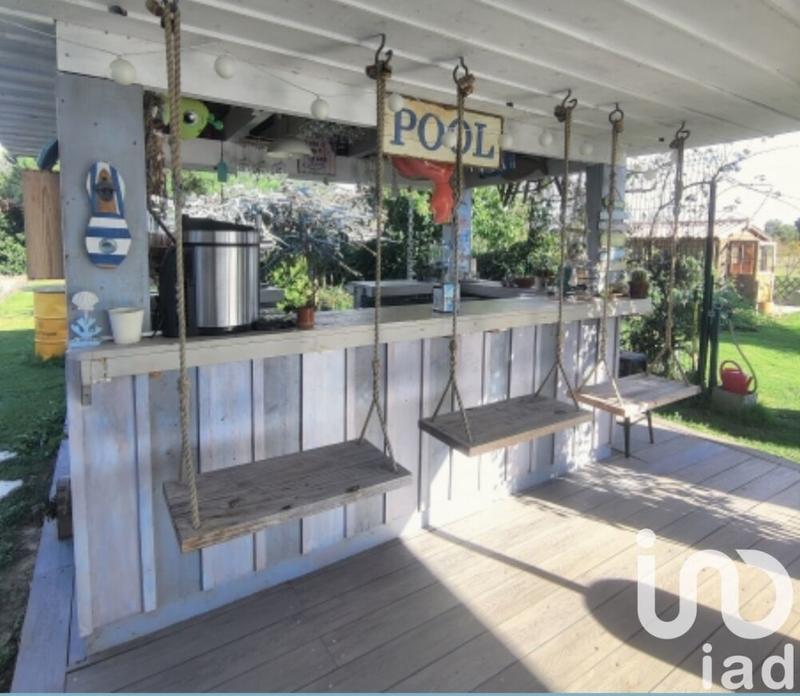 Maison - 250 m² - 8 pièces