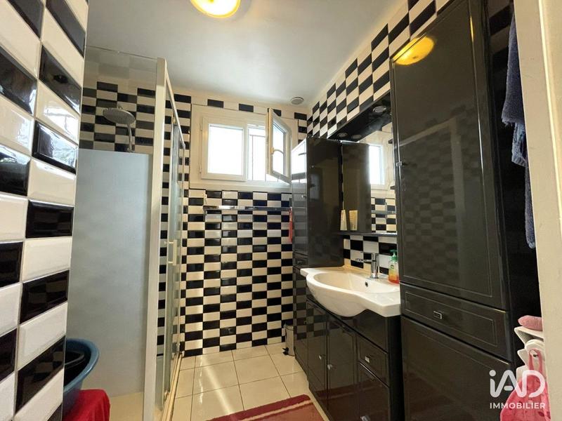 Maison - 233 m² - 7 pièces