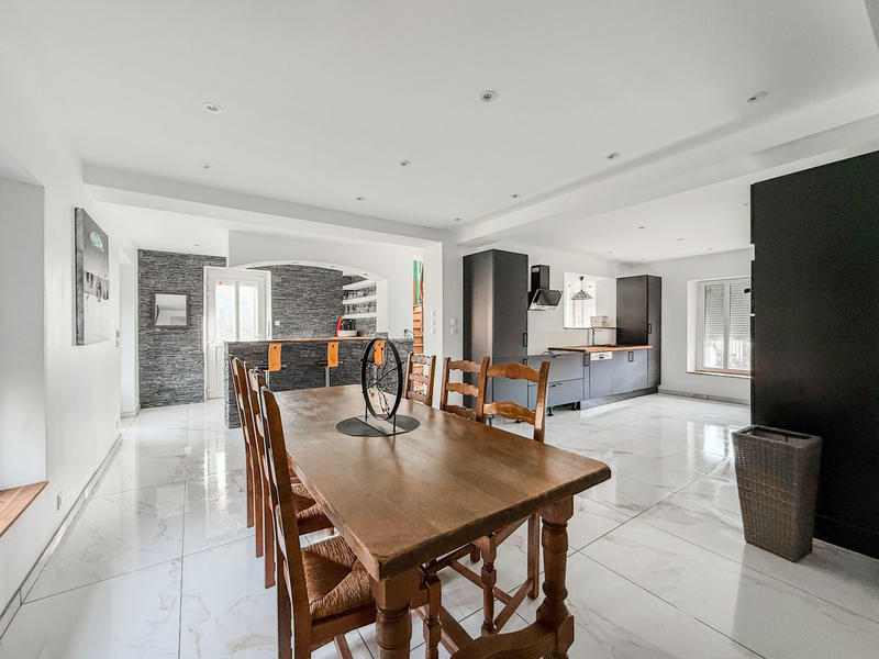 Maison - 175 m² - 7 pièces