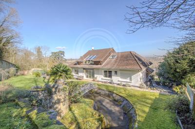 Maison ancienne - 240 m² - 8 pièces