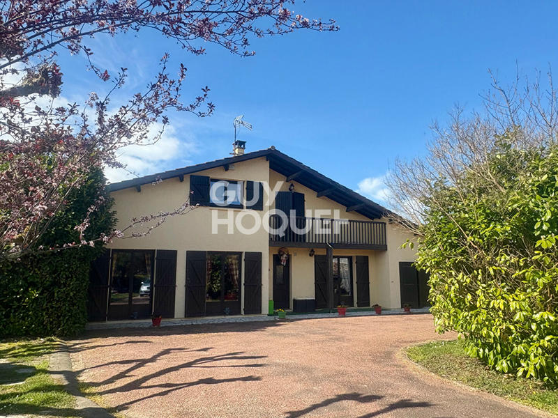 Maison - 197 m² - 8 pièces