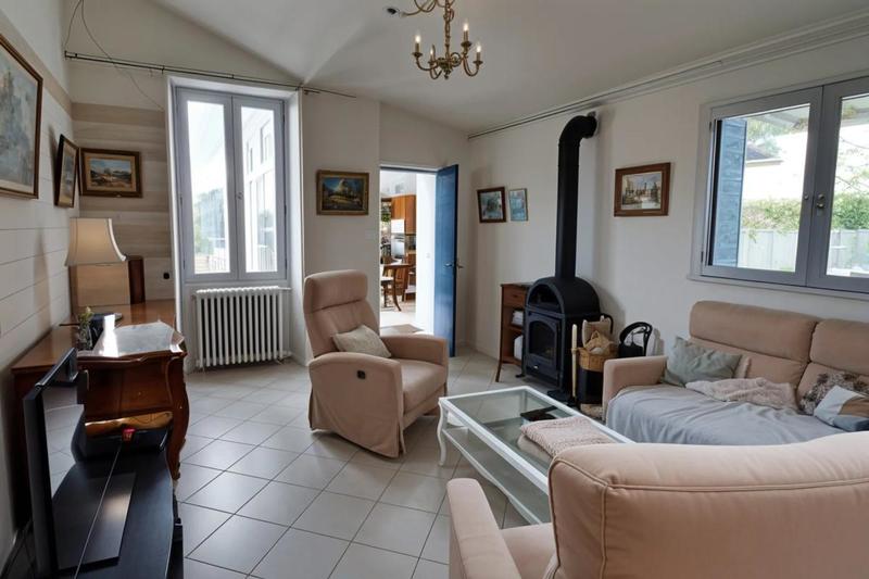 Maison - 200 m² - 8 pièces