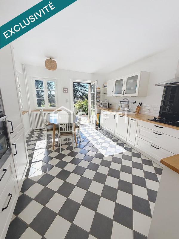 Maison - 195 m² - 6 pièces