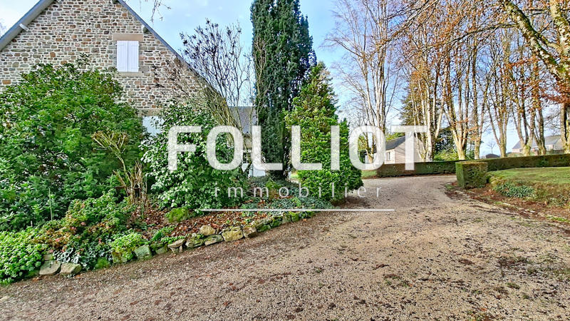 Maison - 235 m² - 10 pièces