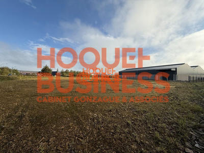 Terrain commercial - 2 900 m²