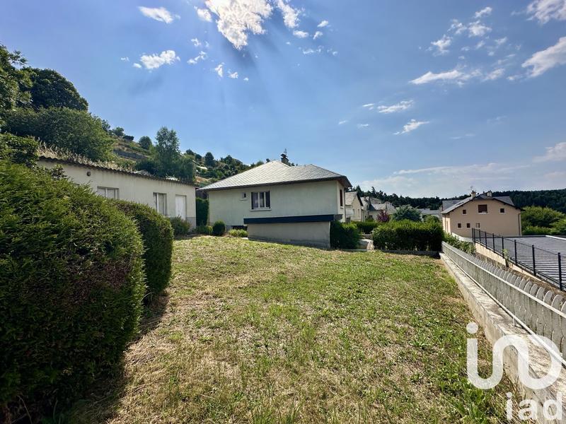 Maison - 211 m² - 8 pièces