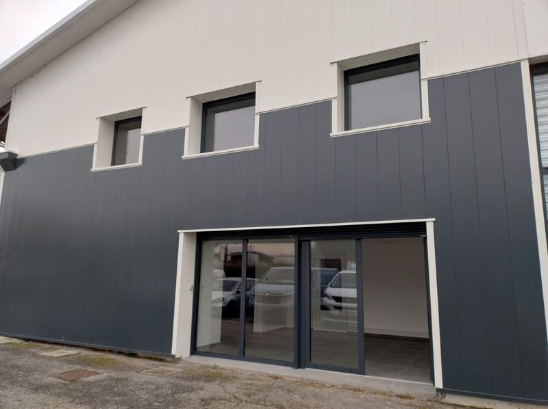 Local d'activité / Entrepôt - 200 m² - 5 pièces