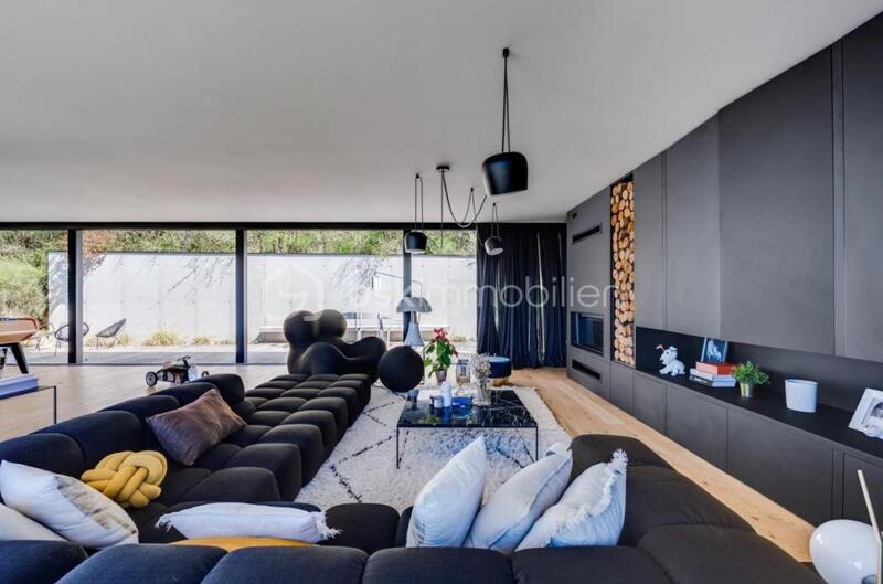 Maison - 225 m² - 6 pièces