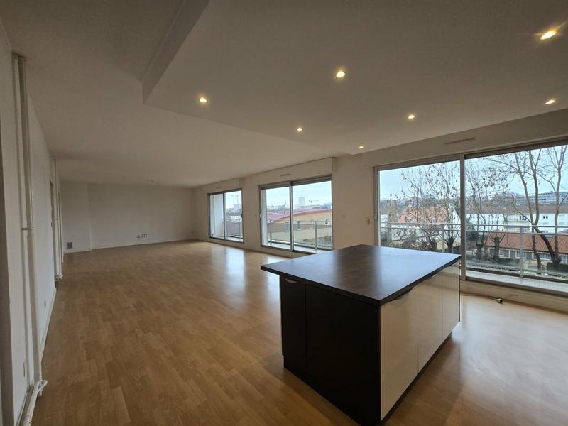 Appartement - 156 m² - 6 pièces